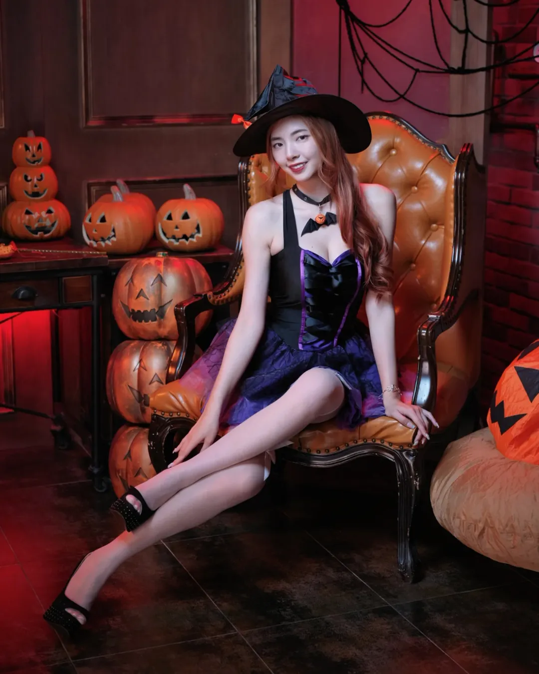 【正妹】溜溜万圣节小女巫写真，创造愉悦与自在的仪式感！