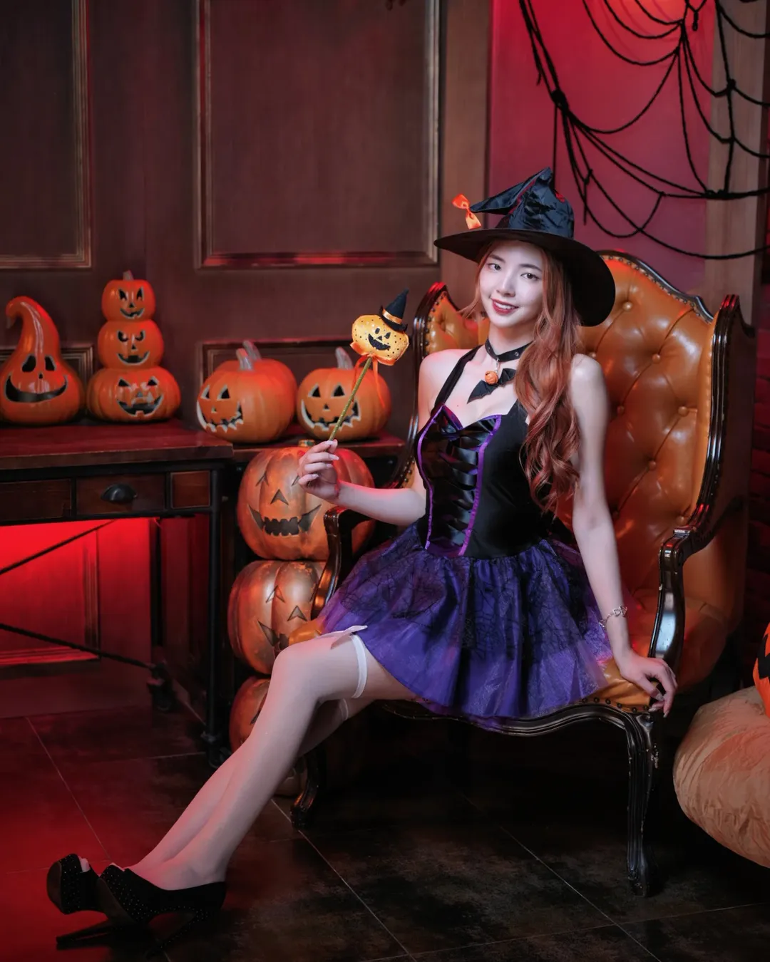 【正妹】溜溜万圣节小女巫写真，创造愉悦与自在的仪式感！
