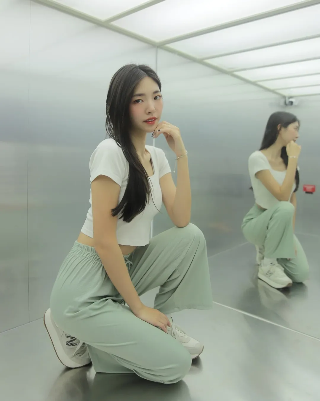 【正妹】溜溜地铁休闲装美照，听到青春在跳动的声音！