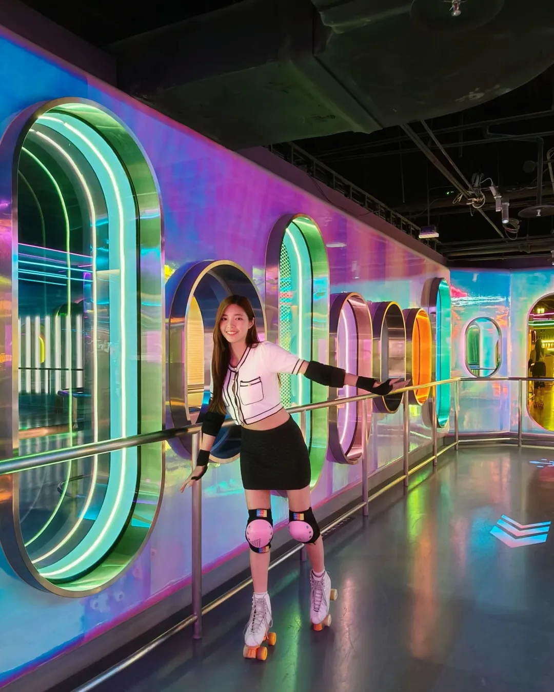 【正妹】溜溜旱冰场滑旱冰美照，美学与气质表达巧妙结合！