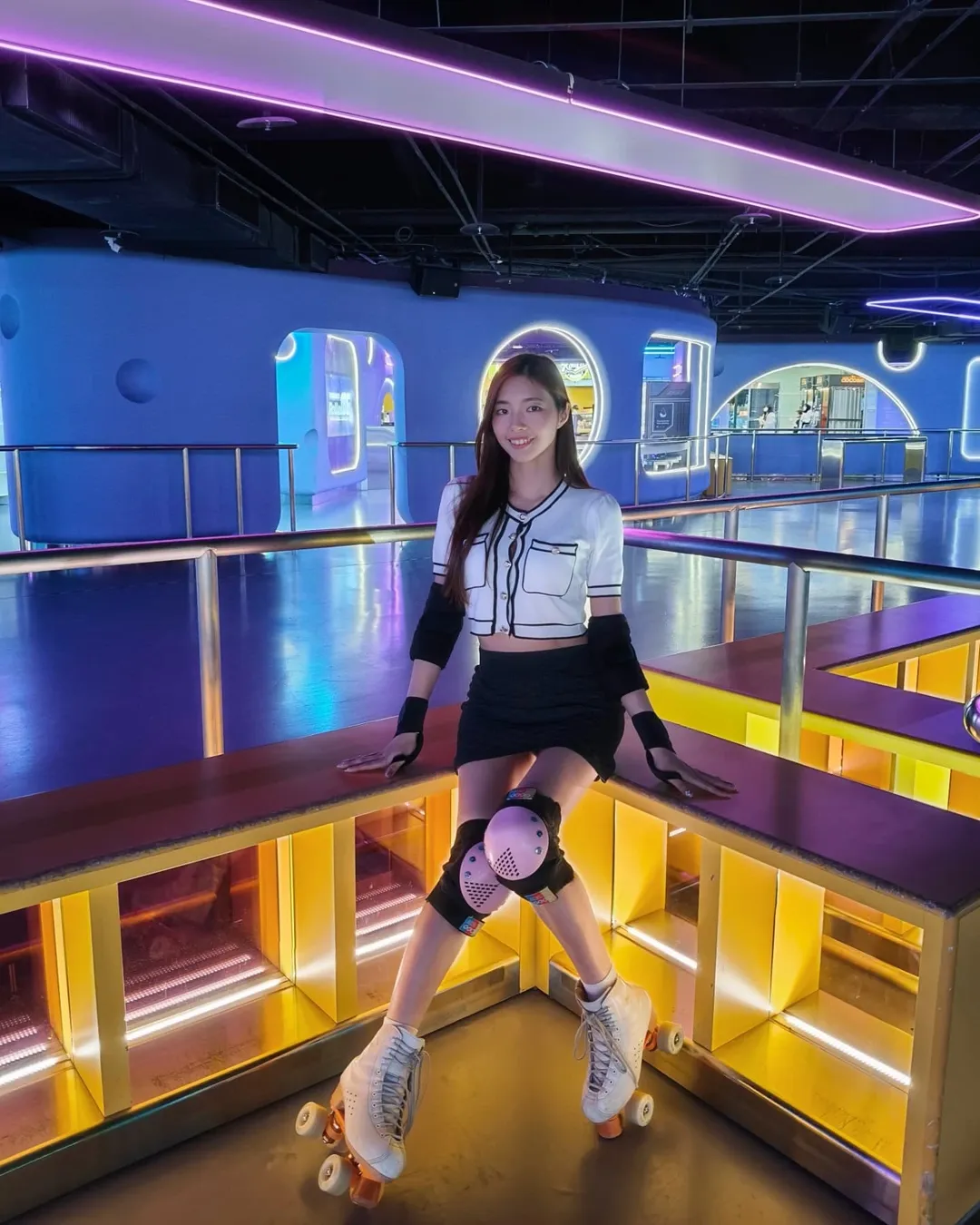 【正妹】溜溜旱冰场滑旱冰美照，美学与气质表达巧妙结合！