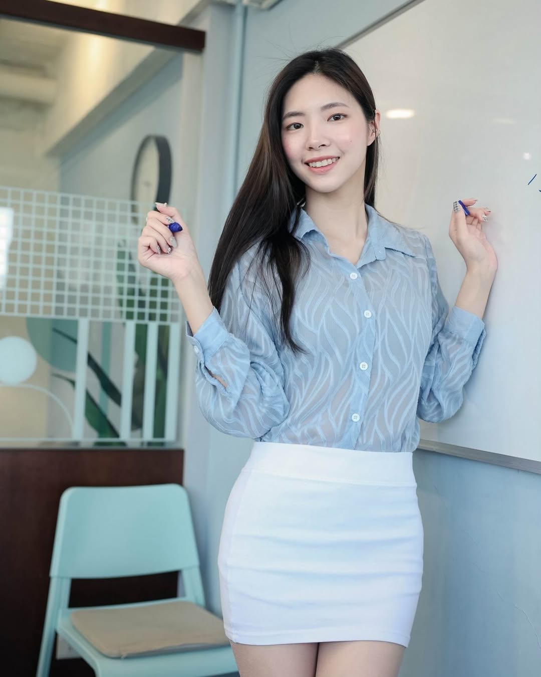 【正妹】溜溜小秘书超美写真，性感令人心动的美好！