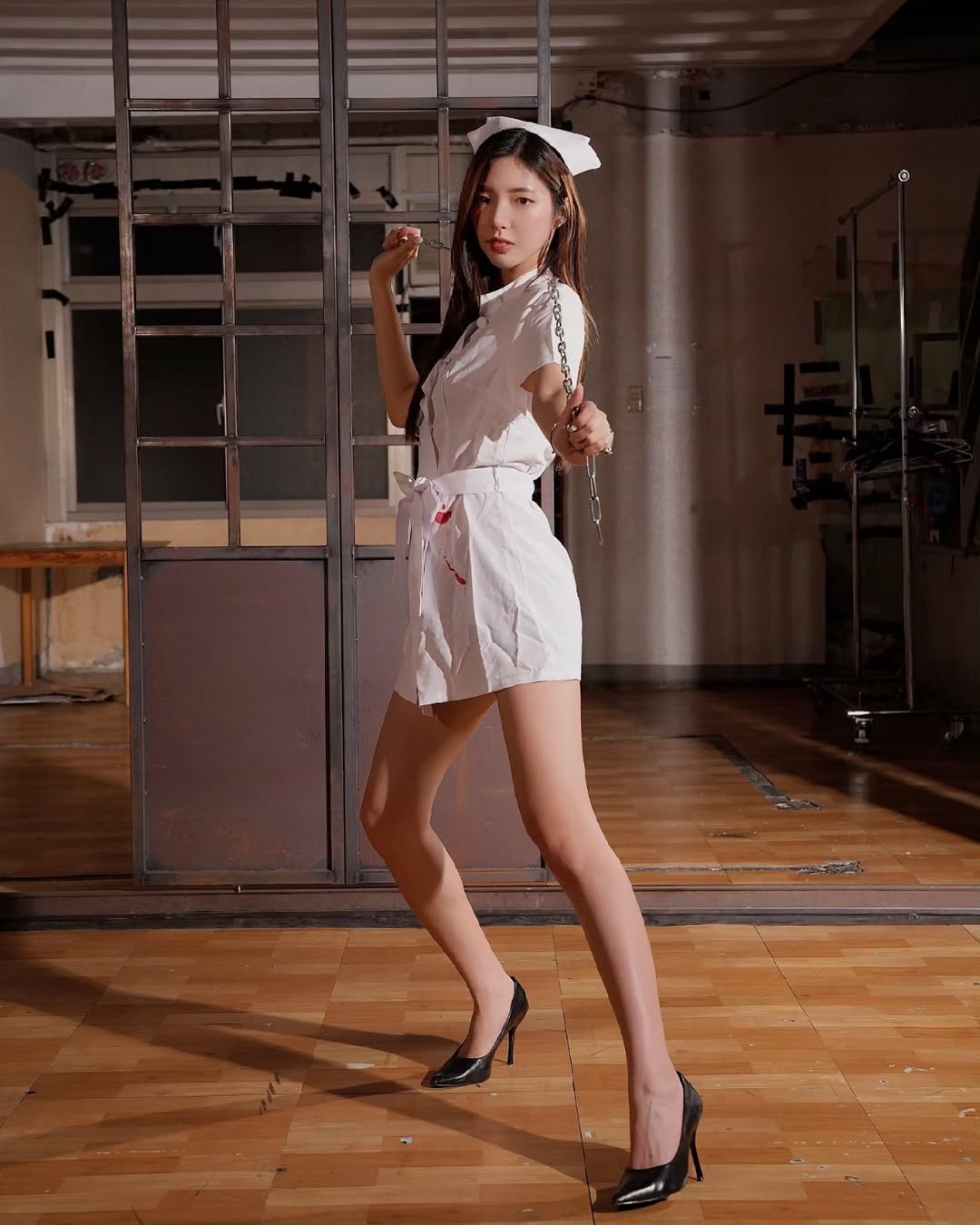 【正妹】溜溜从对立到缠绵，一段由恨生爱的护士与女警故事！