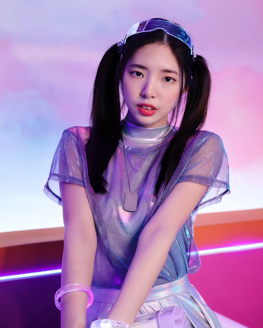 【正妹】溜溜双马尾搭配幻彩裙旱冰鞋，甜美一瞬间悄然融合！