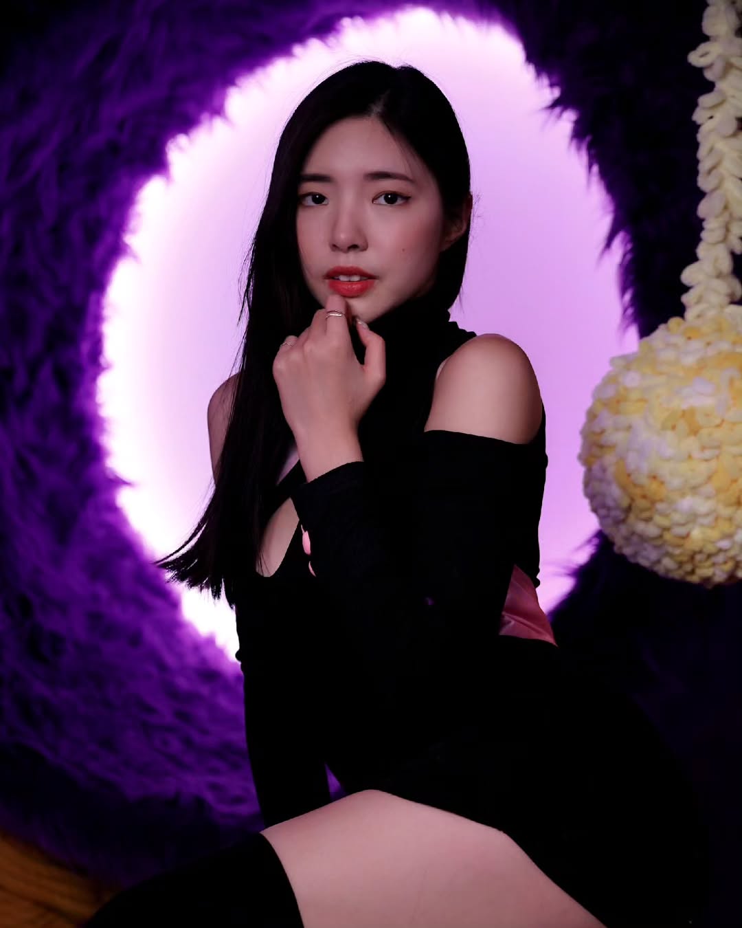 【正妹】溜溜黑丝猫咪装第一季，定格瞬间的美丽！