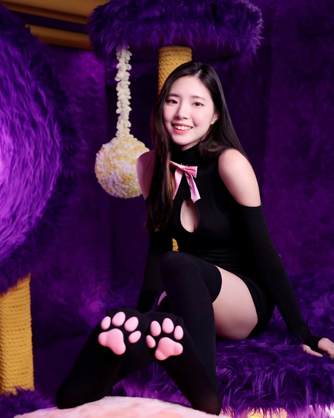 【正妹】溜溜黑丝猫咪装第一季,定格瞬间的美丽!