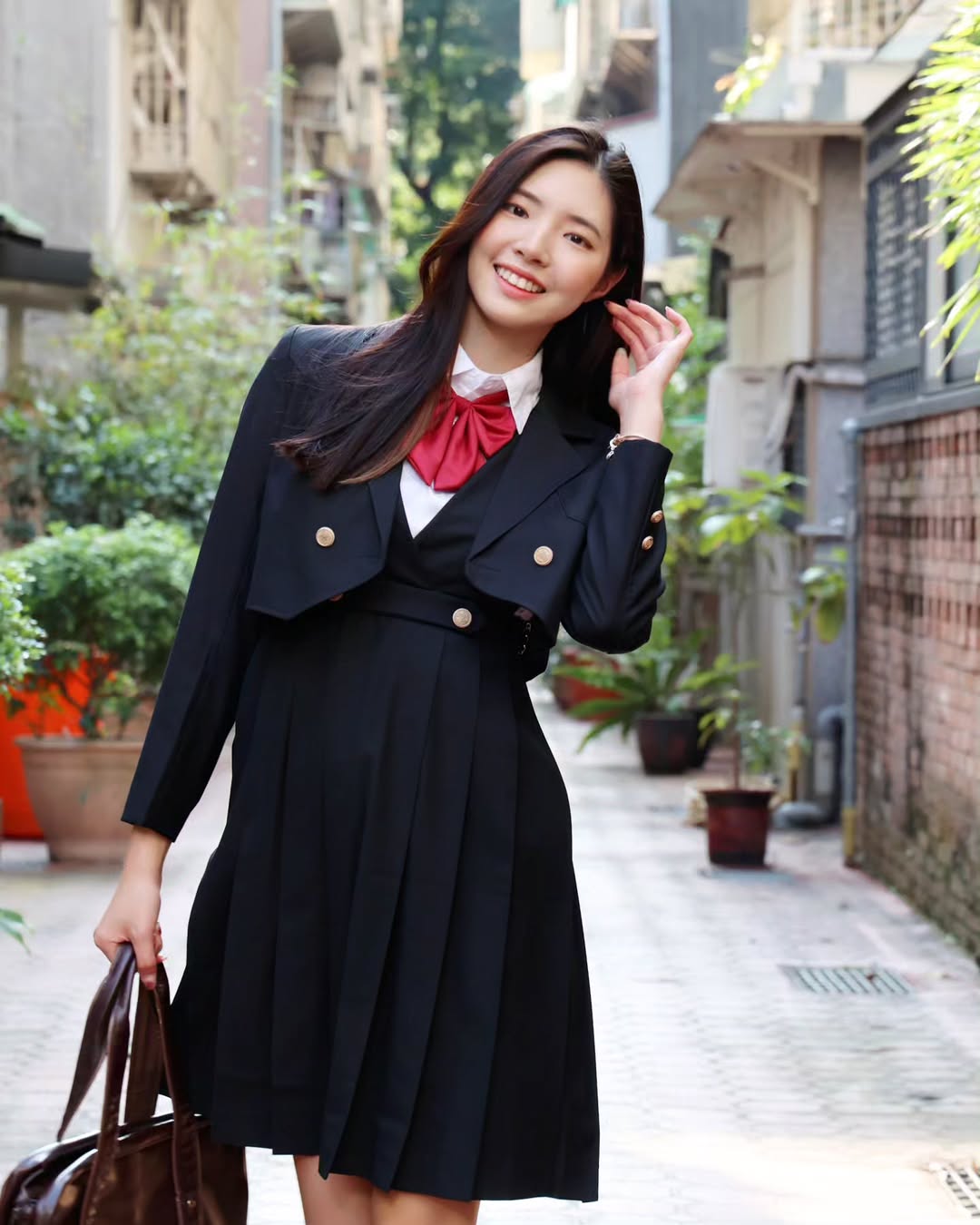 【正妹】溜溜穿着韩国高中生校服，可爱又调皮小精灵！