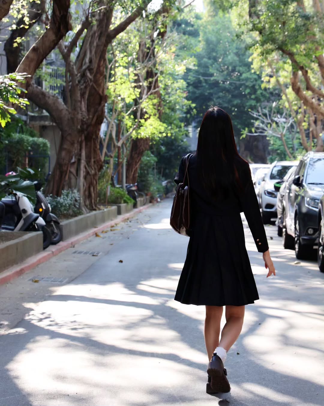 【正妹】溜溜穿着韩国高中生校服，可爱又调皮小精灵！