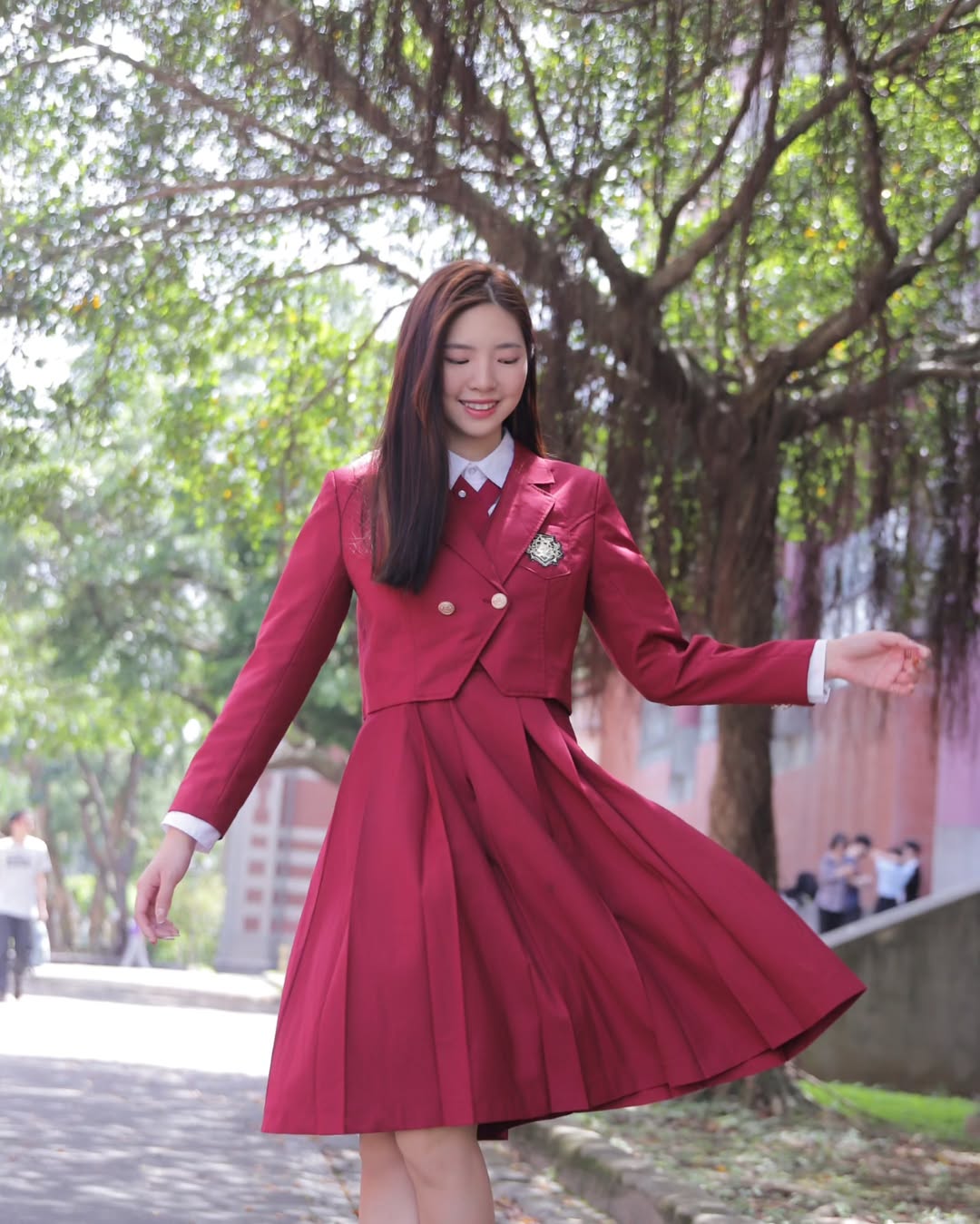 【正妹】溜溜韩国制服校园美照，青春魅力随行的光影！