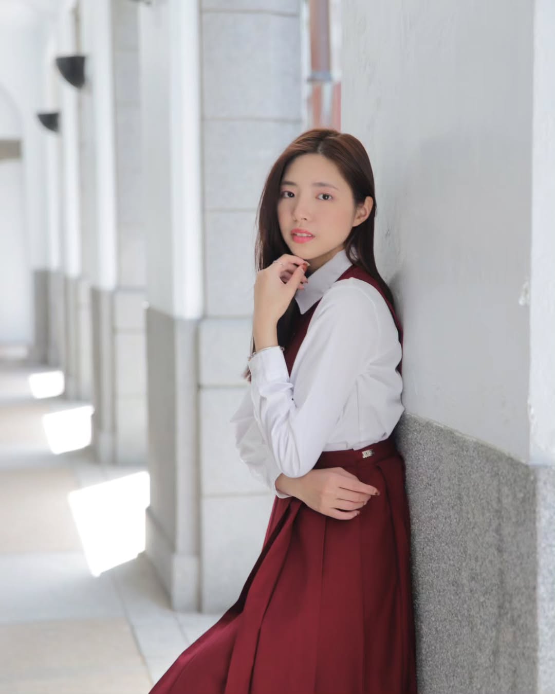 【正妹】溜溜韩国制服校园美照，青春魅力随行的光影！