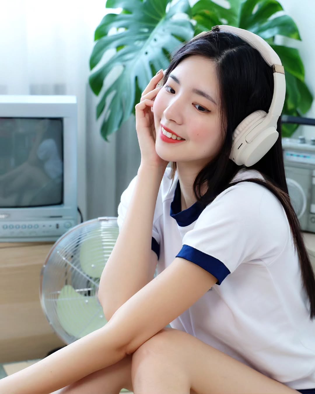 【正妹】溜溜体操服居家玩游戏机，青春里的温度！