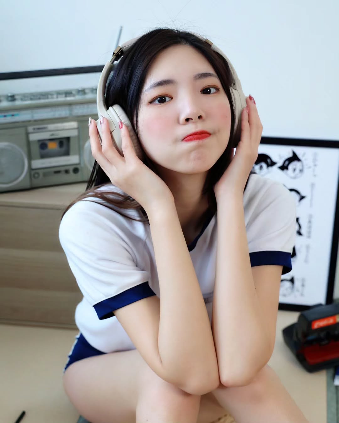 【正妹】溜溜体操服居家玩游戏机，青春里的温度！