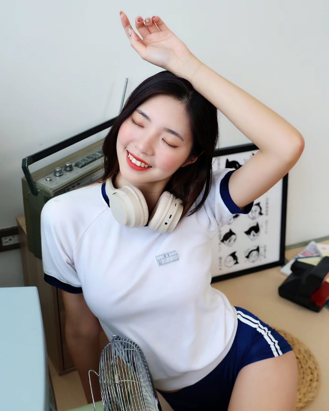 【正妹】溜溜体操服居家玩游戏机，青春里的温度！