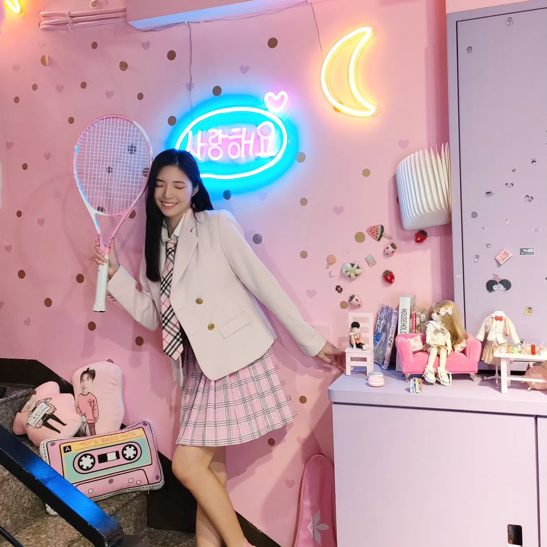 【正妹】溜溜韩国制服写真，粉色梦境下的定格青春！