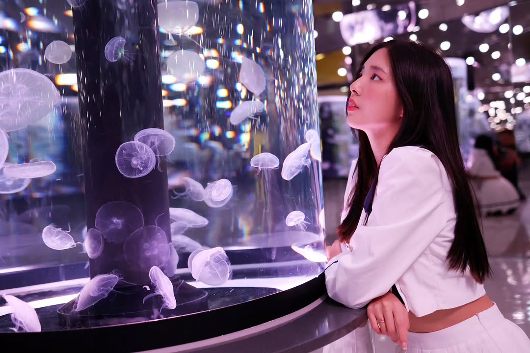 【正妹】溜溜逛海洋公园美照二，波光粼粼海风轻抚脸颊！