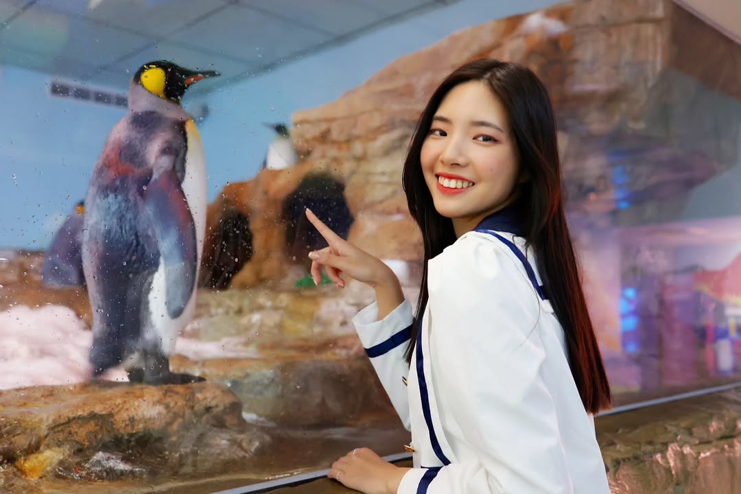 【正妹】溜溜逛海洋公园美照二，波光粼粼海风轻抚脸颊！