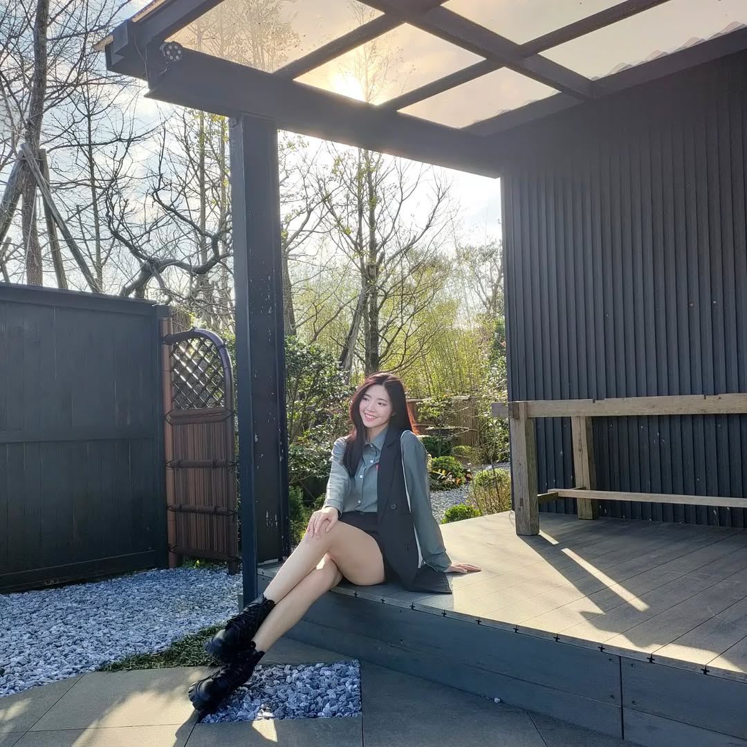 【正妹】溜溜园林中美好瞬间，一张照片引发的温暖回响！