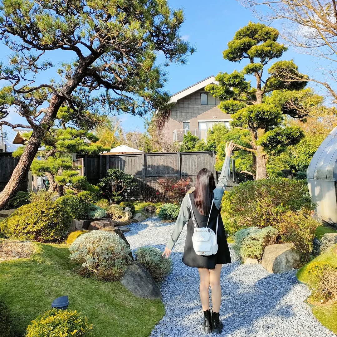 【正妹】溜溜园林中美好瞬间，一张照片引发的温暖回响！