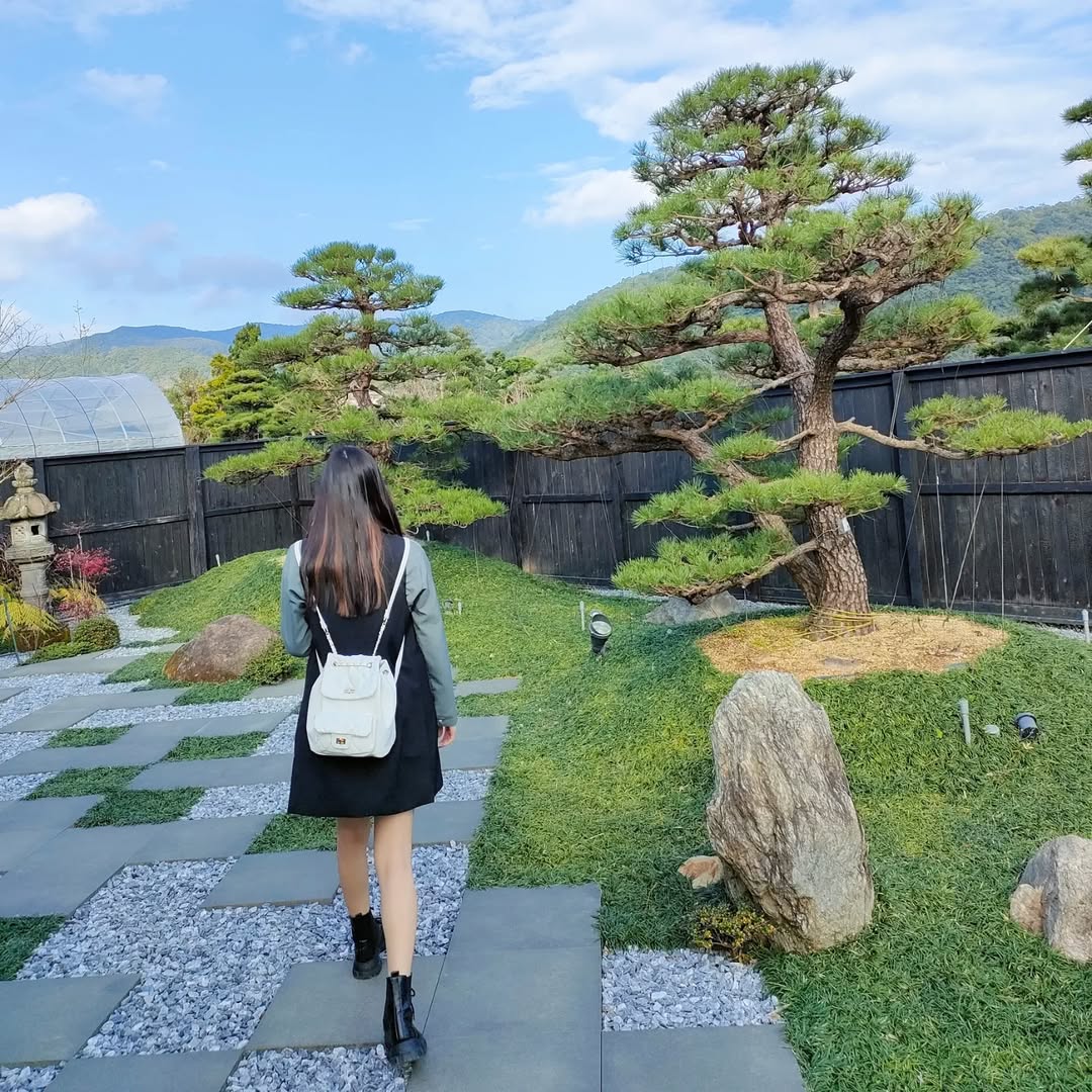 【正妹】溜溜园林中美好瞬间，一张照片引发的温暖回响！