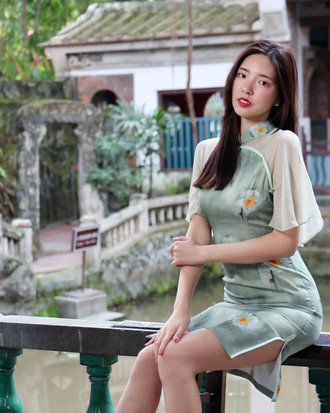 【正妹】溜溜旗袍水乡古巷美照，旧时光里缓缓展开！