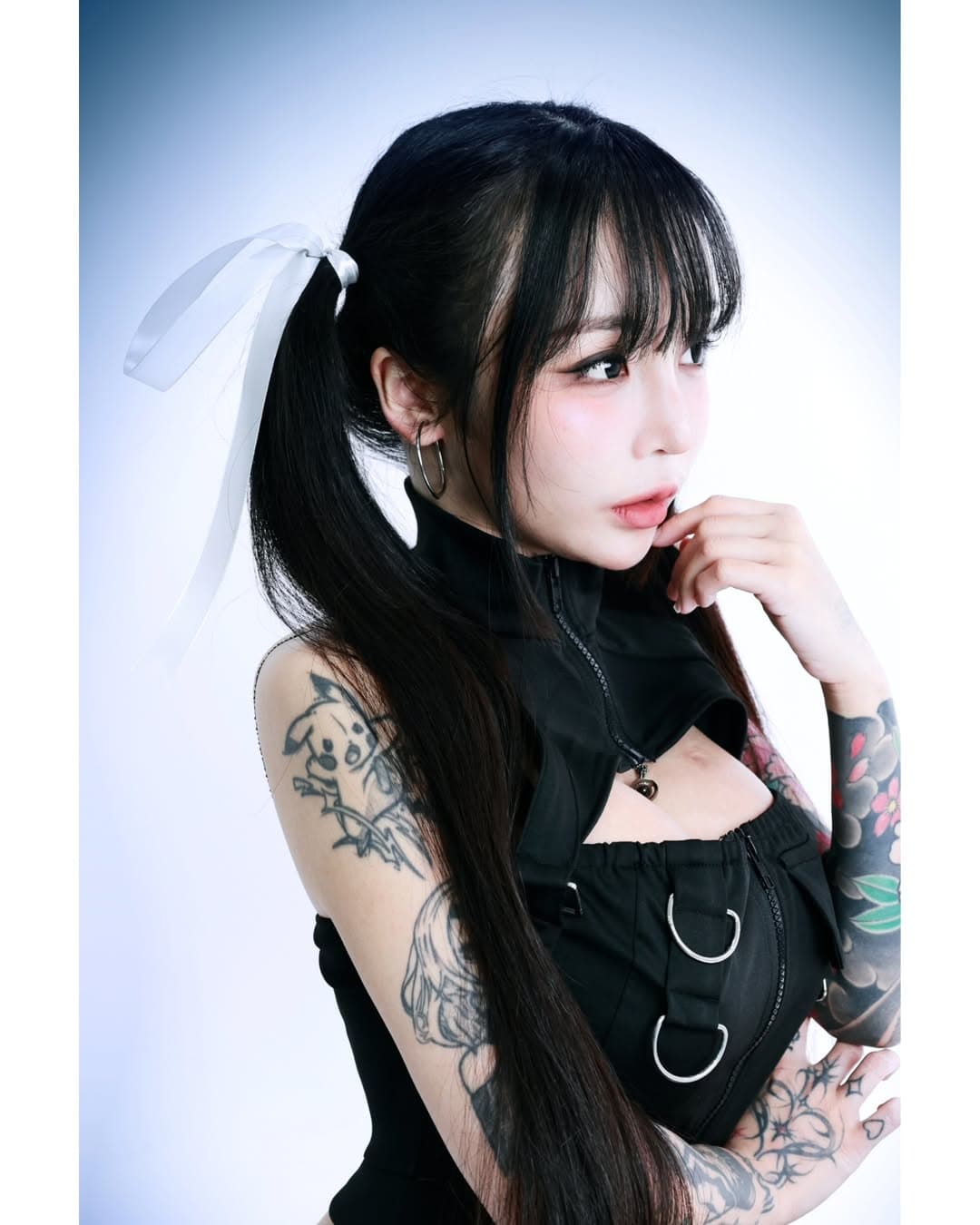 【正妹】樱花Sakura 在镜头下举手投足都散发热辣的魅力！