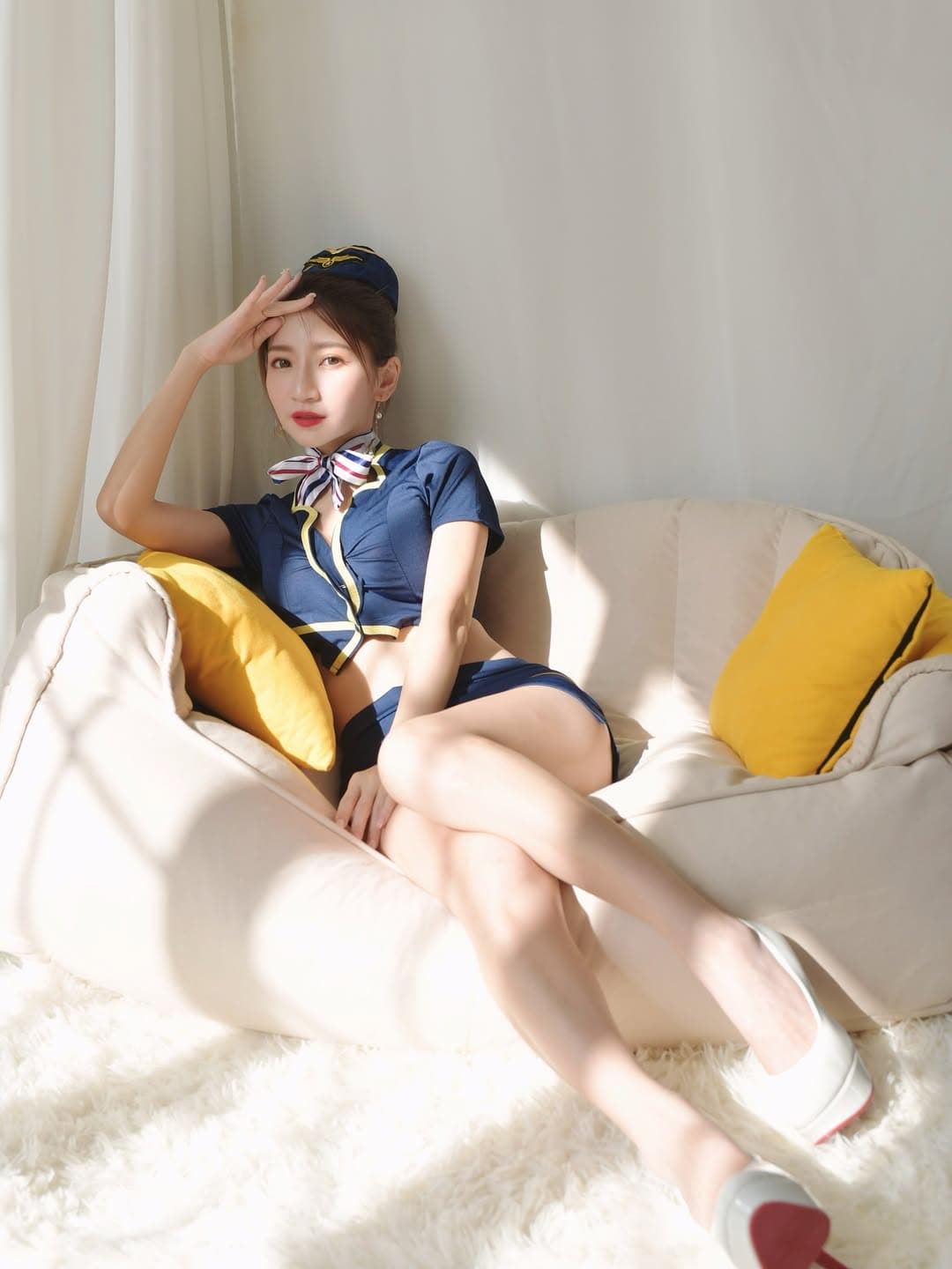 【正妹】Cherry 空姐制服拍照有双逆天大长腿！